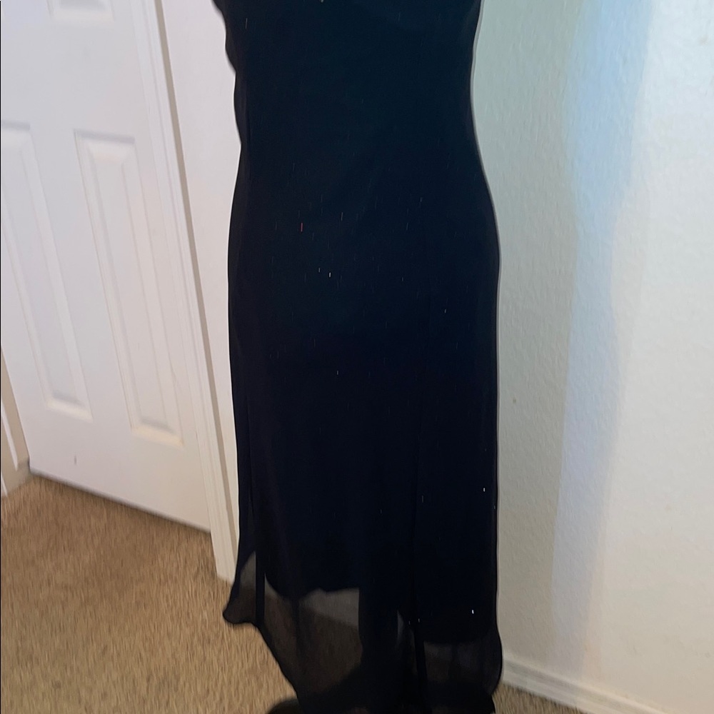 Elegant Black Sleeveless Dress - Picture 6 of 12